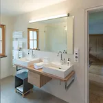 Landgasthof & Restaurant Batzenhaeusl فندق مبيت وإفطار سانكت جيلجن