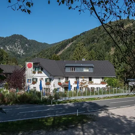 فندق مبيت وإفطار Landgasthof & Restaurant Batzenhaeusl