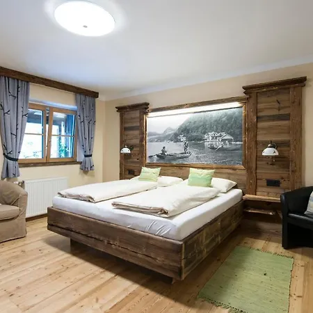 Landgasthof & Restaurant Batzenhaeusl Bed & Breakfast Sankt Gilgen