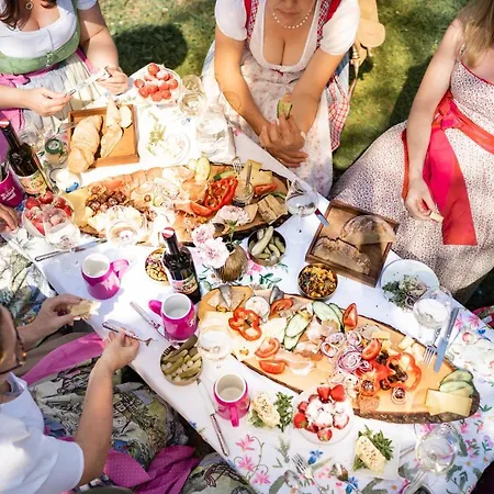 Landgasthof & Restaurant Batzenhaeusl Bed & Breakfast 3*