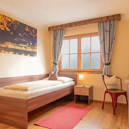 Bed & Breakfast Landgasthof & Restaurant Batzenhaeusl 3*