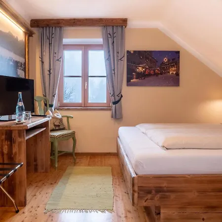 Landgasthof & Restaurant Batzenhaeusl 3*