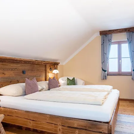 Landgasthof & Restaurant Batzenhaeusl Bed and breakfast 3*