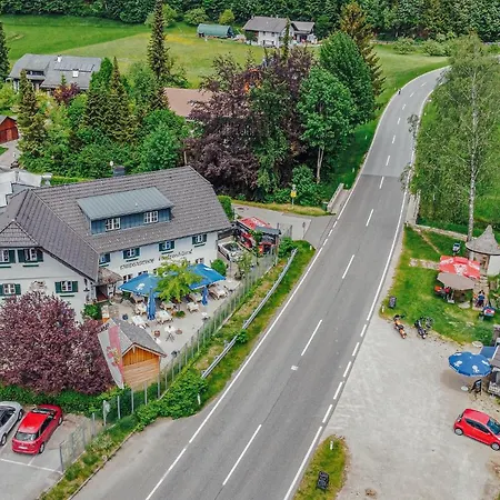 Bed and breakfast Landgasthof & Restaurant Batzenhaeusl 3*