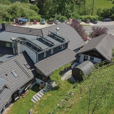 Landgasthof & Restaurant Batzenhaeusl 성길벤