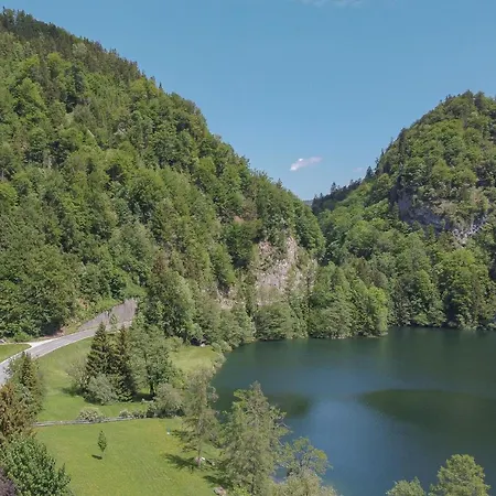 Landgasthof & Restaurant Batzenhaeusl Bed and breakfast 3*