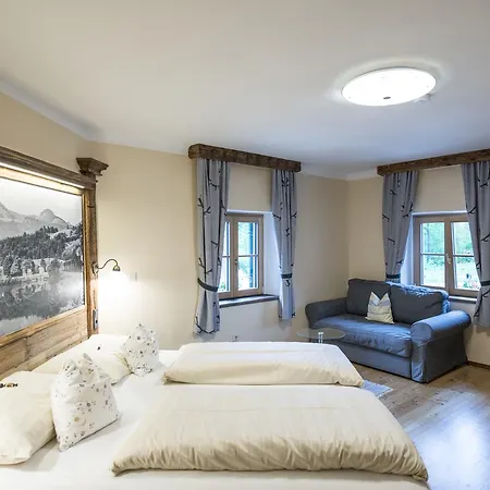 Landgasthof & Restaurant Batzenhaeusl 3*