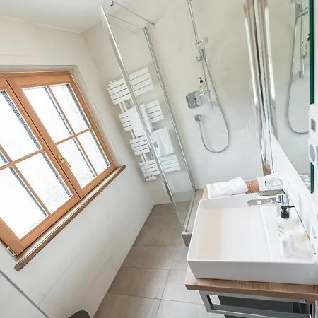 Landgasthof & Restaurant Batzenhaeusl Bed and breakfast 3*