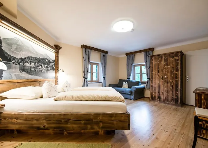 Landgasthof & Restaurant Batzenhausl Санкт Гильген